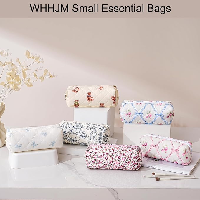 WHHJM Cute Floral Makeup Brush Bag Small Cotton Quilted Cosmetic Bag for Women Travel Toiletry Zipper Make Up Pouch (Bear)